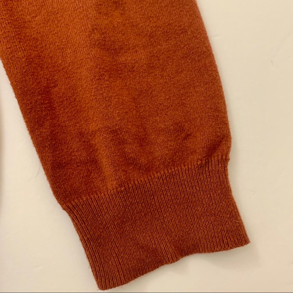 Eddie Bauer Men's Cashmere V-neck Sweater - Picture 9 of 11